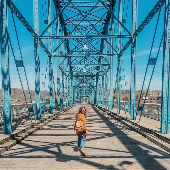 👋🏼H E Y, I T' S  T A Y. 🤎 ✨ - Picture 11 of 16